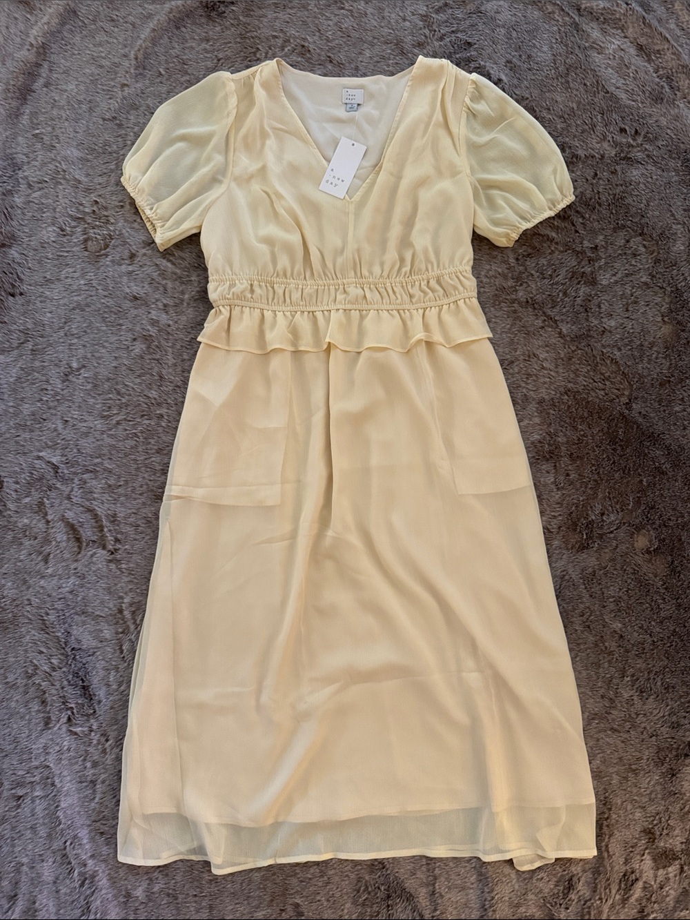 A New Day Light Yellow Short Sleeve Elastic Waist V-Neck Midi Dress Medium NWT